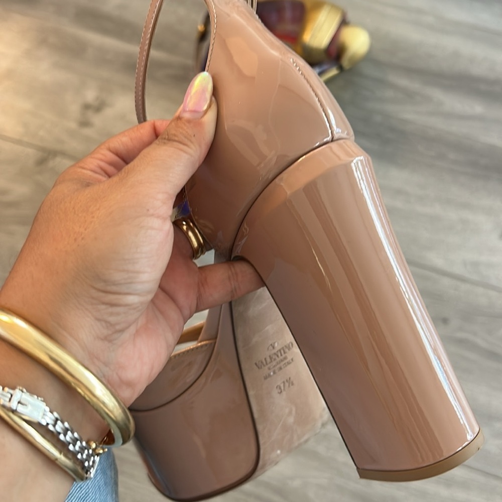 ONE SINGLE SHOE Valentino Tan-Go 155 Patent Platform Heel RIGHT HEEL ONLY 37 1/2 - Picture 5 of 8